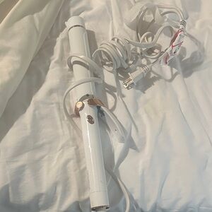 T3 curling iron 1/4 barrel